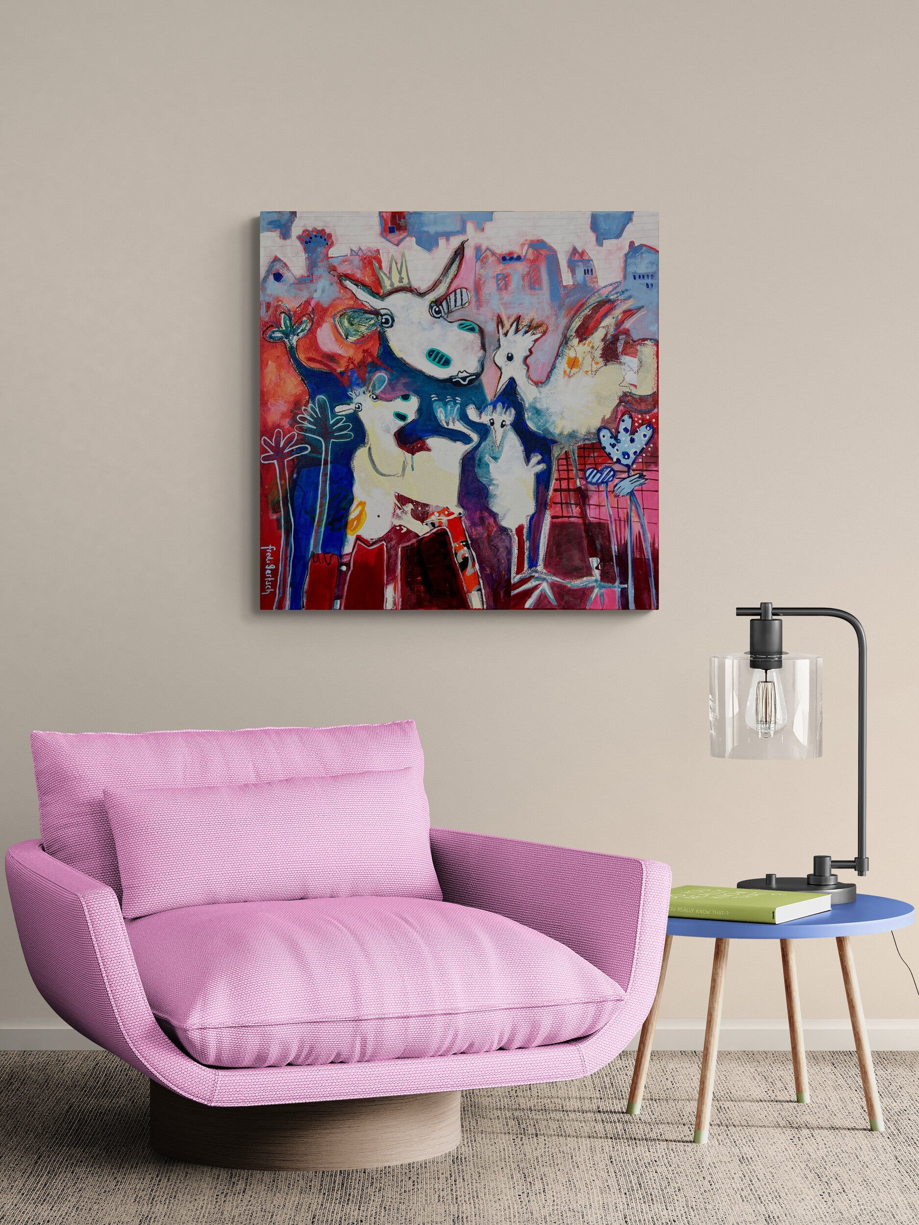 Pop Art Kuh 80x80cm We are family, Mutterkuh Kälbchen zwei Hühner Dorf, Familie Geborgenheit Zusammenhalt, Mixed Media Leinwand Original Fredi Gertsch, in modernem Wohnraum