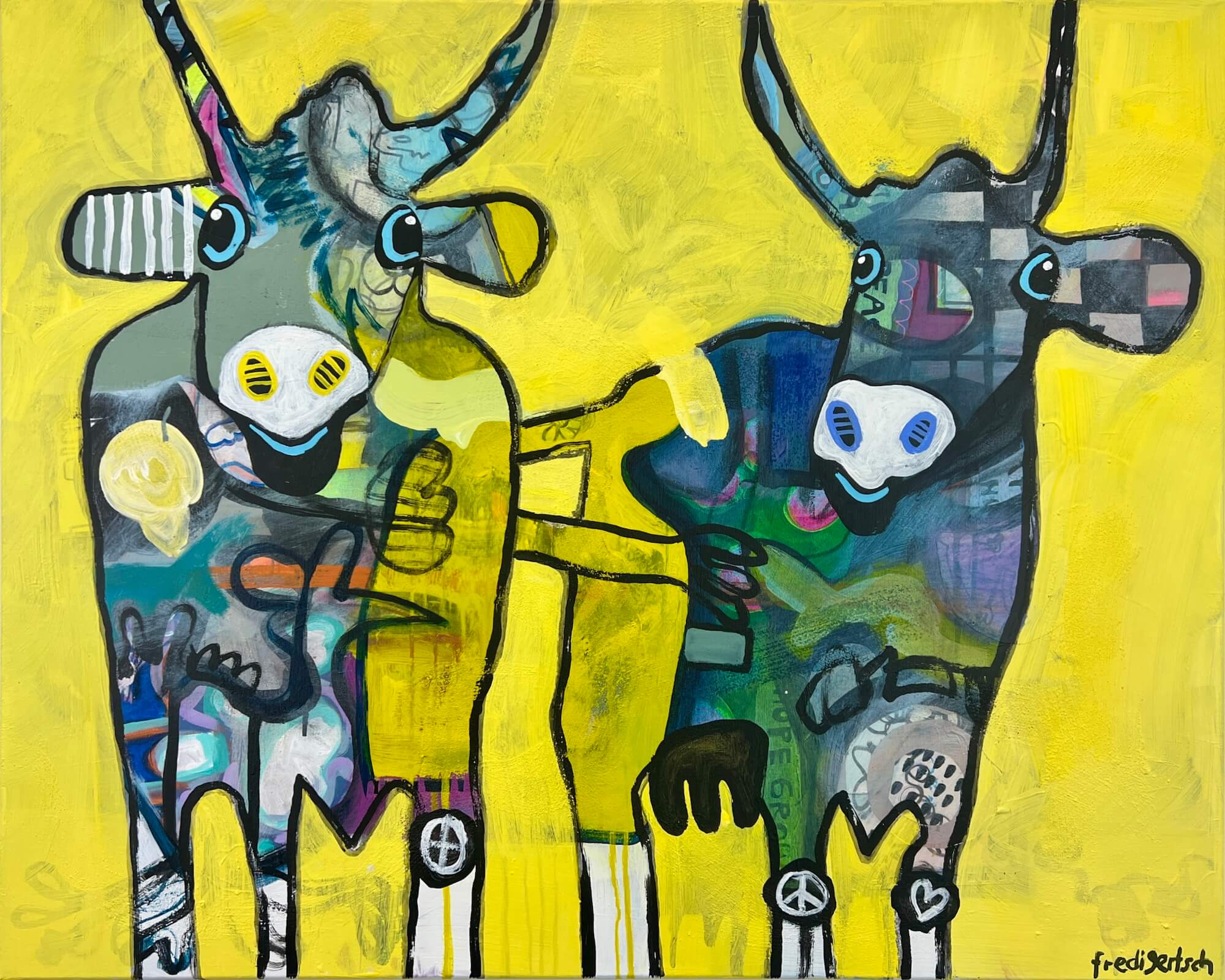 Pop Art Kühe 100x80cm Just Us Two Sunshine Cheers, zwei Kühe stossen an gelber Hintergrund Peace-Zeichen Herzen, Lebensfreude Freundschaft, Mixed Media Leinwand Original Fredi Gertsch